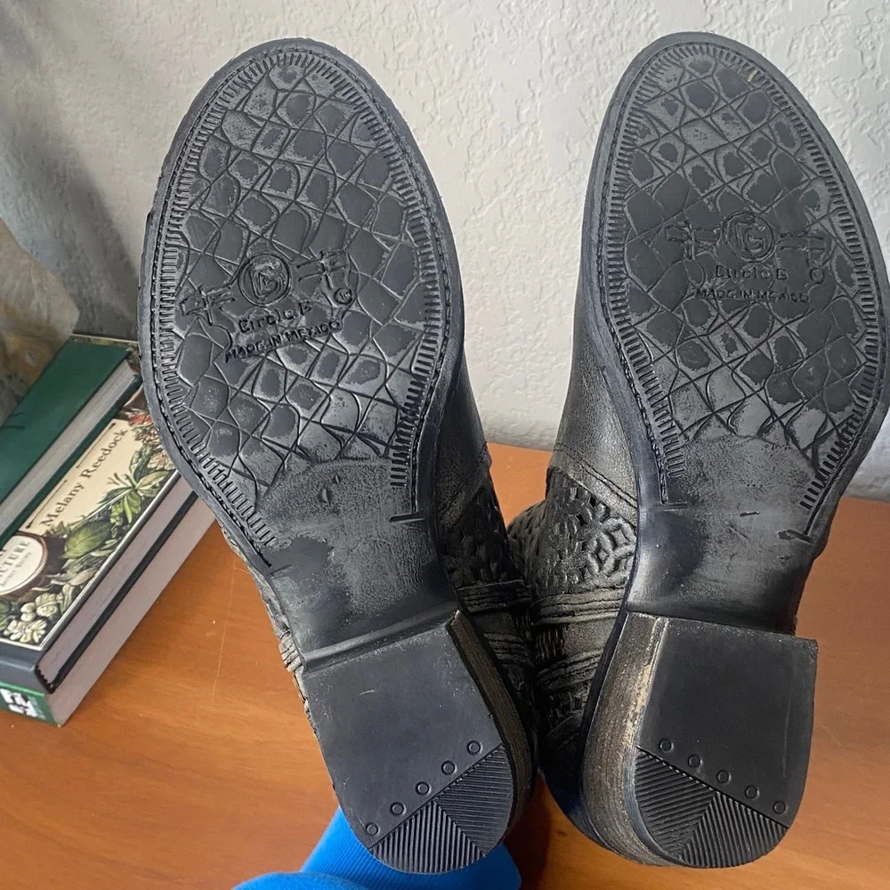 Circle G Distressed Black Woven Cutout Ankle Boots - Picture 8 of 10